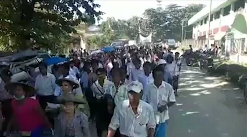 ျပန္၀င္လာမည့္သူမ်ားအား ေမာင္ေတာေတာင္ပိုင္းတြင္ ေနရာခ်မေပးရန္ ဆႏၵျပ