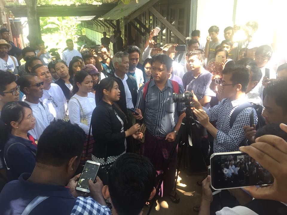 ေက်ာင္းသားမ်ား၏ ေရွ႕ေန ေဒၚခင္ခင္ေက်ာ္ကုိ ေထာင္ဒဏ္ ၃ လ ေလ်ာ့ေပး