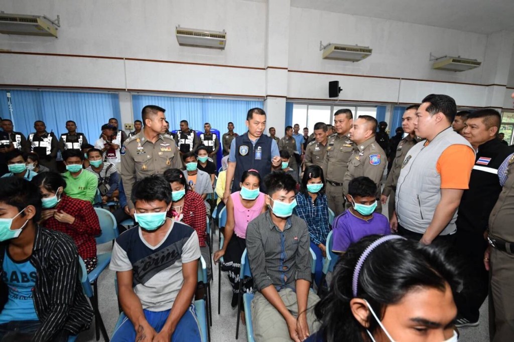 ျမန္မာပတ္စပို႔ႏွင့္ ထိုင္းဗီဇာအတုလုပ္သူအပါအ၀င္ ႏိုင္ငံျခားသား ၃၀ ဦးကိုဖမ္းဆီး