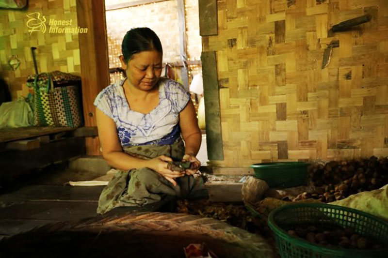 ေျမျမႇဳပ္မုိင္းေၾကာင့္ ဆယ္ေက်ာ္သက္အရြယ္မွ ႏွစ္ေပါင္း ၄၀ အိမ္တြင္းပုန္းဘဝ ေရာက္ခဲ့သူ