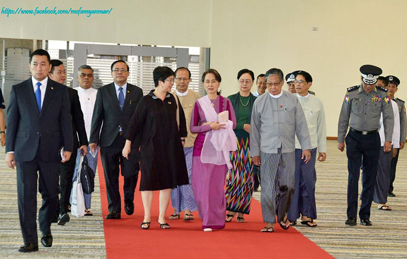 ေဒၚေအာင္ဆန္းစုၾကည္ စင္ကာပူႏုိင္ငံသို႔ သြားေရာက္
