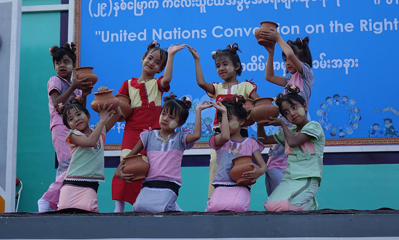 ကမၻာ့ကေလးမ်ား​​ေန႔ အထိမ္းအမွတ္ပြဲ မႏၱ​​ေလးတြင္ က်င္​းပ
