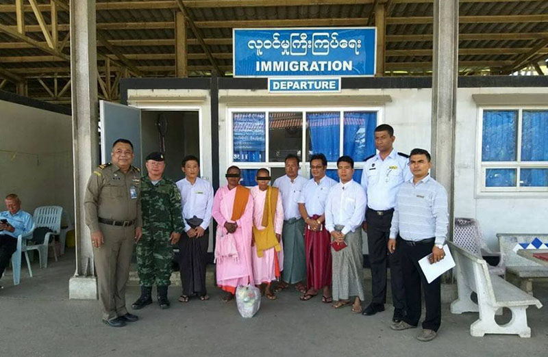 ထိုင္းႏုိင္ငံထဲ တရားမဝင္ အလႉခံသည့္ ျမန္မာသီလရွင္ ၂ ပါး ဖမ္းဆီး လူဝတ္လဲခံရ