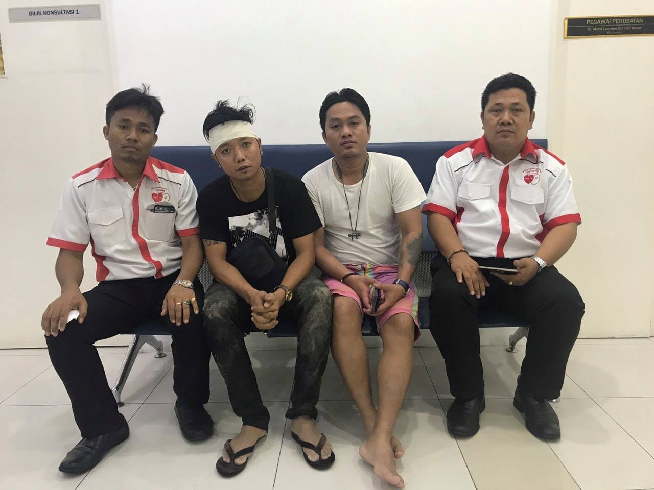 ျမန္မာႏွင့္ မေလးရွားပြဲအၿပီး ေဘာလုံးကြင္းနား ျမန္မာလူငယ္အခ်ဳိ႕ အ႐ုိက္ခံရ
