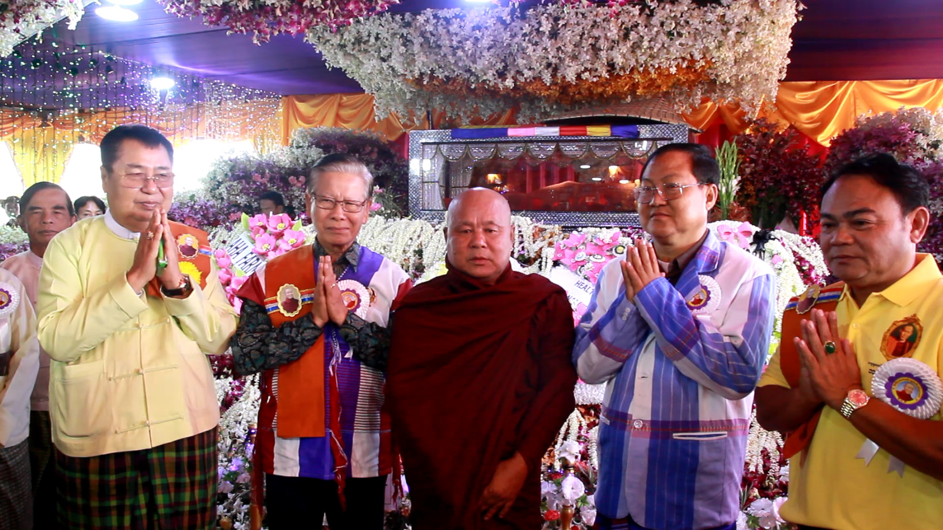 ၿမိဳင္ႀကီးငူဆရာေတာ္ဘုရားႀကီး၏ တပည့္မ်ား ၀န္ခ်ေတာင္းပန္ကန္ေတာ့ (ဓာတ္ပံု)