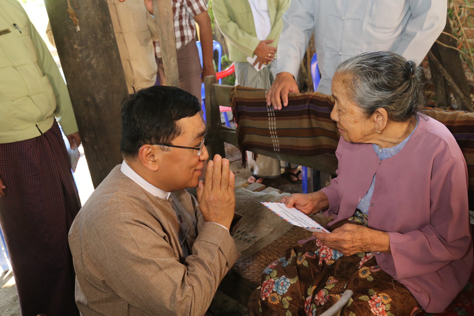 ရခိုင္တိုင္းရင္းသားမ်ားအတြက္လူမႈေစာင့္ေရွာက္ေရး ေထာက္ပံ့ေငြက်ပ္ ၄၅၅ သိန္းေက်ာ္ေပးအပ္