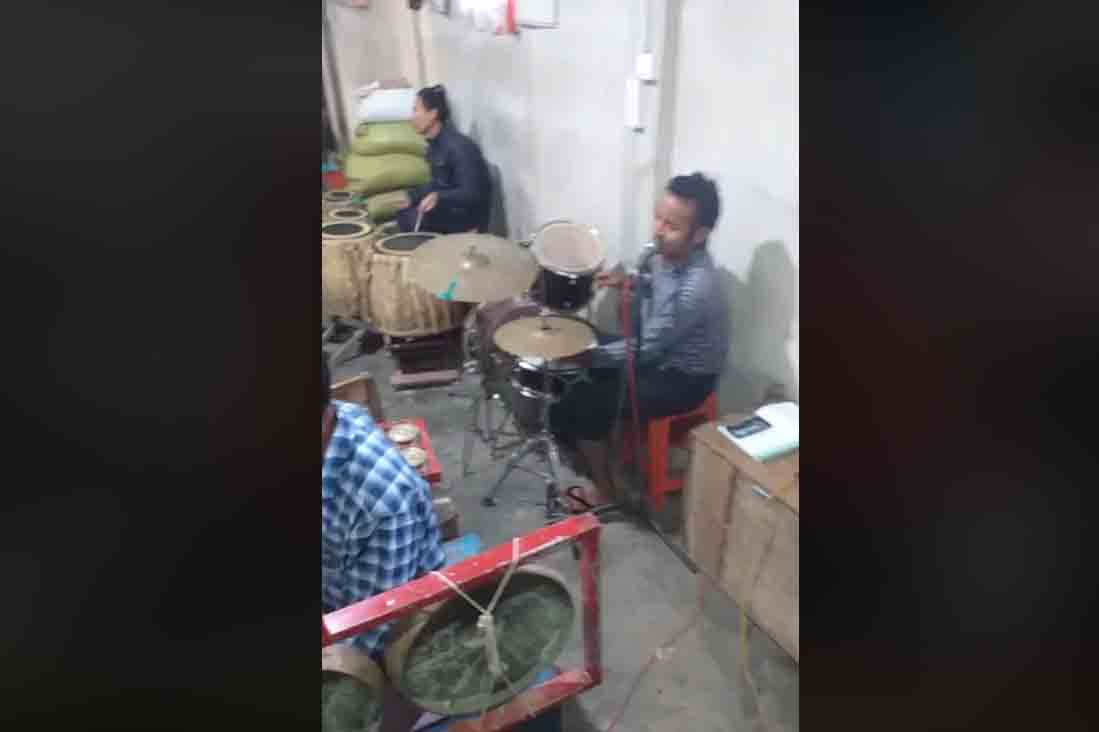ထူးထူးျခားျခား ဆိုင္းႏွင့္ တြဲဖက္သီဆိုသည့္ သာဒီးလူ၏ ရန္သူေတာ္ေျခာက္ပါးသီခ်င္း (႐ုပ္သံ)