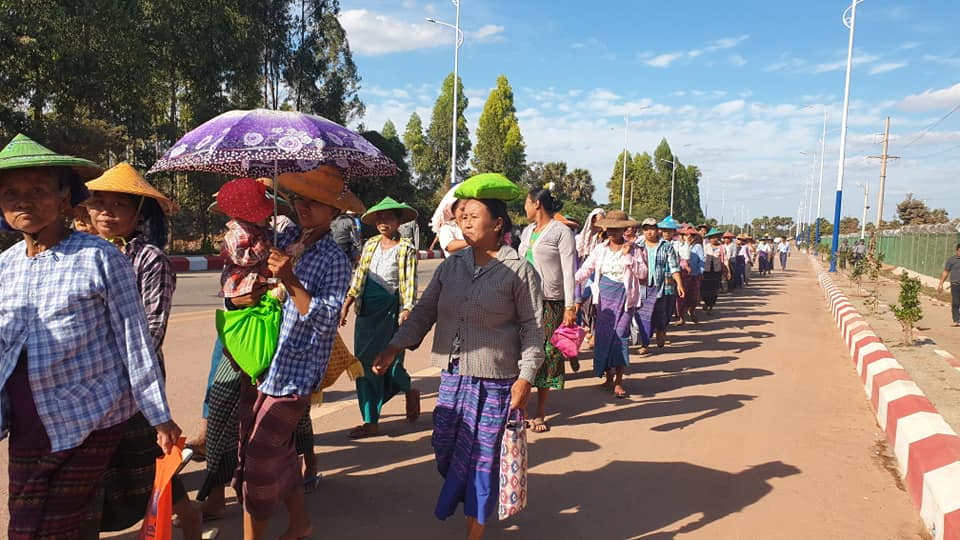 ေၾကးနီစီမံကိန္းေၾကာင့္ ပ်က္စီးသြားသည့္ သီးႏွံမ်ားအတြက္ ေလ်ာ္ေၾကးရေရးဆႏၵျပ