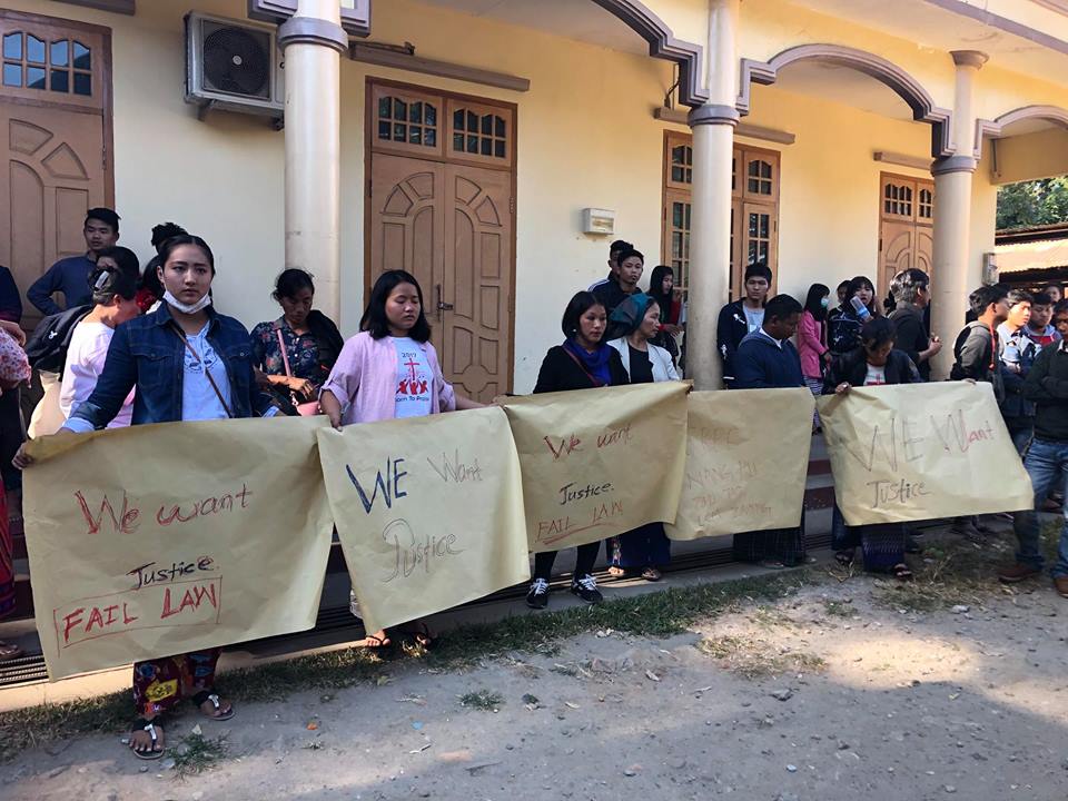 ပိတ္မိသူမ်ားလြတ္ေျမာက္ေရးေတာင္းဆုိသူမ်ားအား ေထာင္ဒဏ္ခ်မႈအေပၚ ဆႏၵျပသူမ်ားကုိ ထပ္မံတရားစြဲ