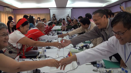 ေကအန္ယူနွင့္ အစုိးရ အပစ္အခတ္ရပ္စဲေရး ေဆြးေနြးပြဲ (ဓာတ္ပုံ)