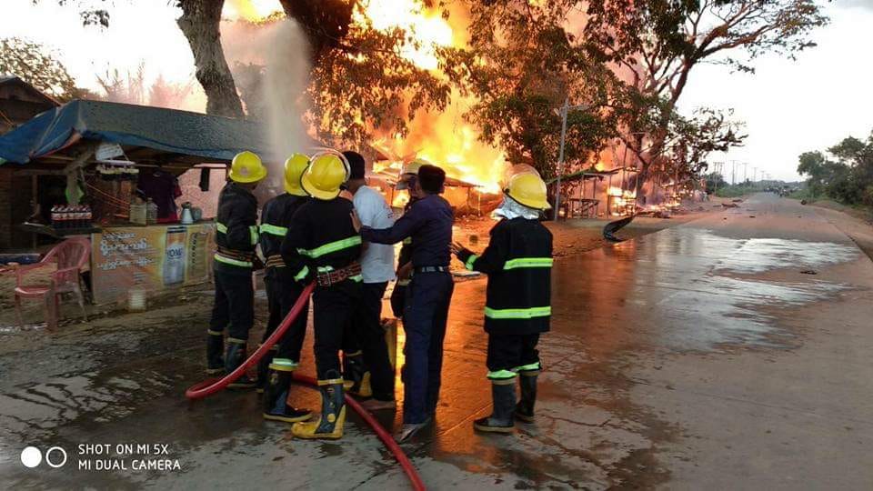 ေျမာက္ဦးတြင္ ဆီအေရာင္းဆုိင္ မီးေလာင္၊ ဆုိင္ခန္ ၉ ခန္းႏွင့္ ဆီေပပါမ်ား ပ်က္စီးဆုံး႐ႈံး
