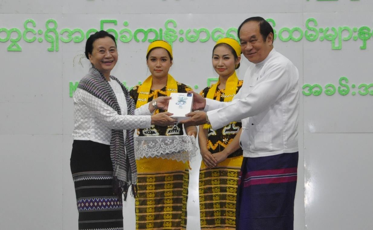 ျပည္နယ္တိုင္း ၅ ခုတြင္ က်န္းမာေရး Mobile Tablet အလံုး ၈၀၀၀ ေက်ာ္ ျဖန္႔ေ၀ထား