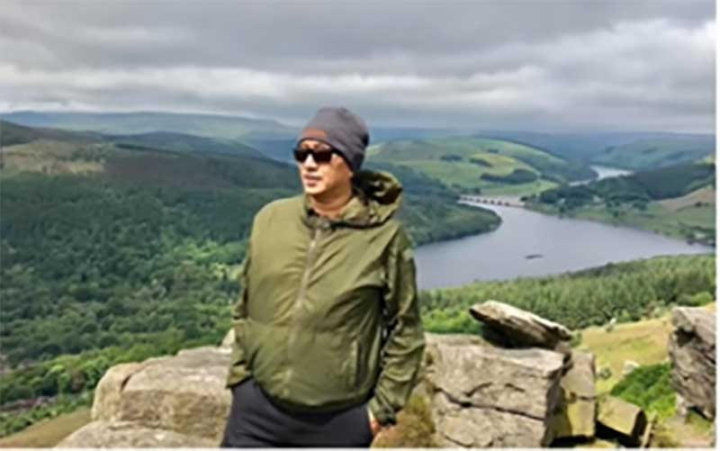 သားျဖစ္သူ မိုးေအာင္ရင္အတြက္ အဆိုေတာ္ ေအာင္ရင္သီဆိုသည့္ အေဖ့စကား သီခ်င္း(႐ုပ္သံ)