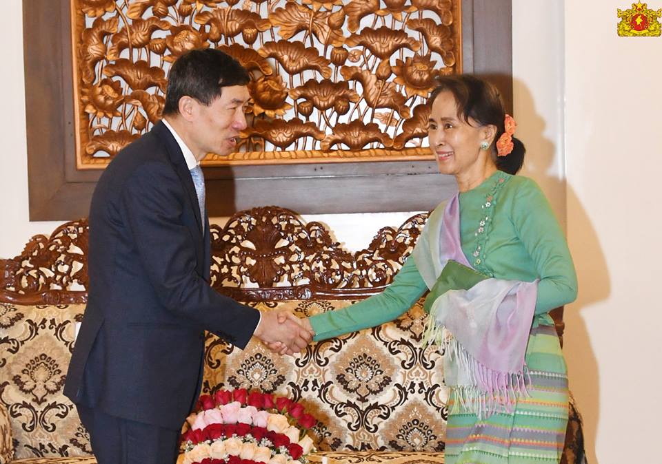 ေဒၚေအာင္ဆန္းစုၾကည္ႏွင့္ UNDP အာရွ-ပစိဖိတ္ ညႊန္ၾကားေရးမႉး ရခုိင္လူမႈစီးပြားဖြံ႔ၿဖိဳးေရး ေဆြးေႏြး