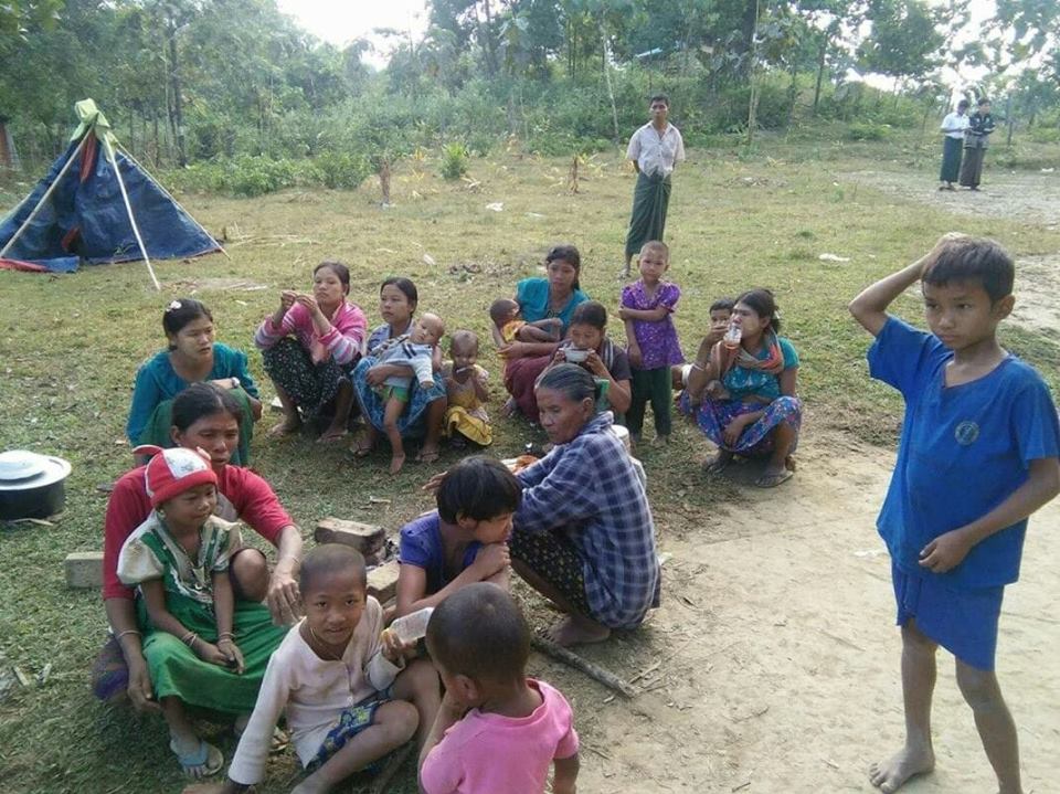 ပုဏၰားကၽြန္းၿမိဳ႕နယ္ သင္းပုန္းတန္းေက်းရြာသုိ႔ စစ္ေဘးေရွာင္ ၂ဝဝ ခန္႔ ထပ္ေရာက္