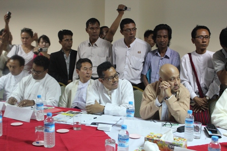 ျပည္ပအတိုက္အခံမ်ားနွင့္ ဒီမုိကေရစီ ၁၀ ပါတီအပါအ၀င္ မ်ဳိးဆက္ေလးခု ေတြ့ဆံု