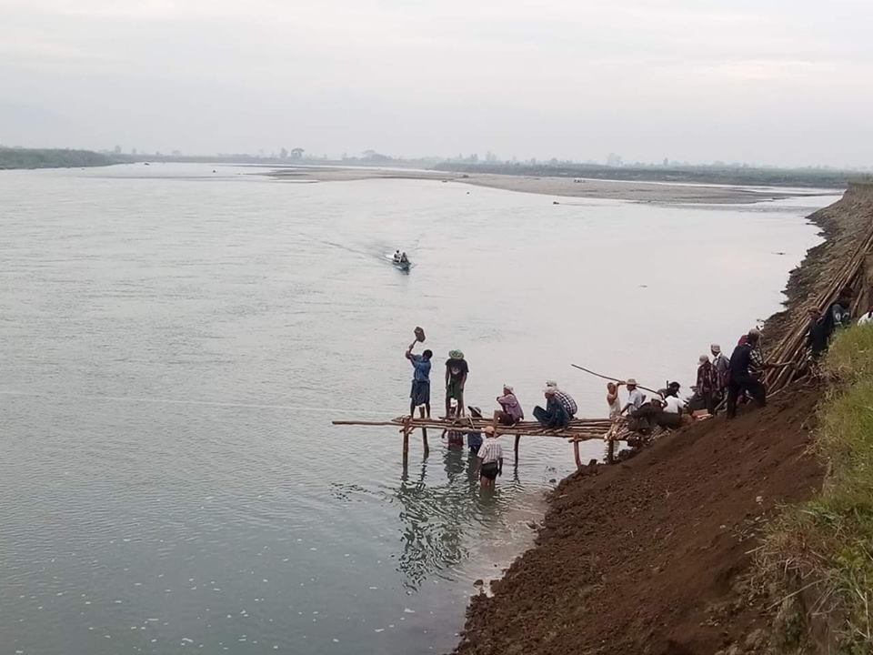 ျမစ္သာျမစ္ အေရွ႕ဘက္ကမ္းရြာမ်ားအတြက္ သုံးရာသီတံတား ေဆာက္ေပးရန္ ေတာင္းဆုိ