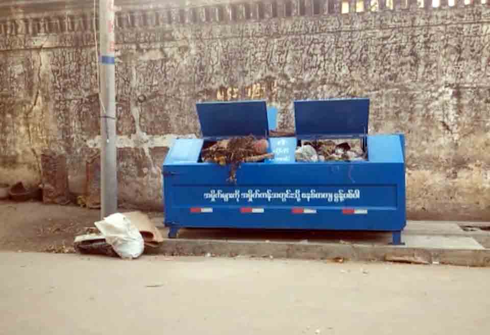 ပခုကၠဴၿမိဳ႕သန္႔ရွင္းေရးအတြက္ အမိႈက္ပံုးမ်ား ခ်ေပးေန