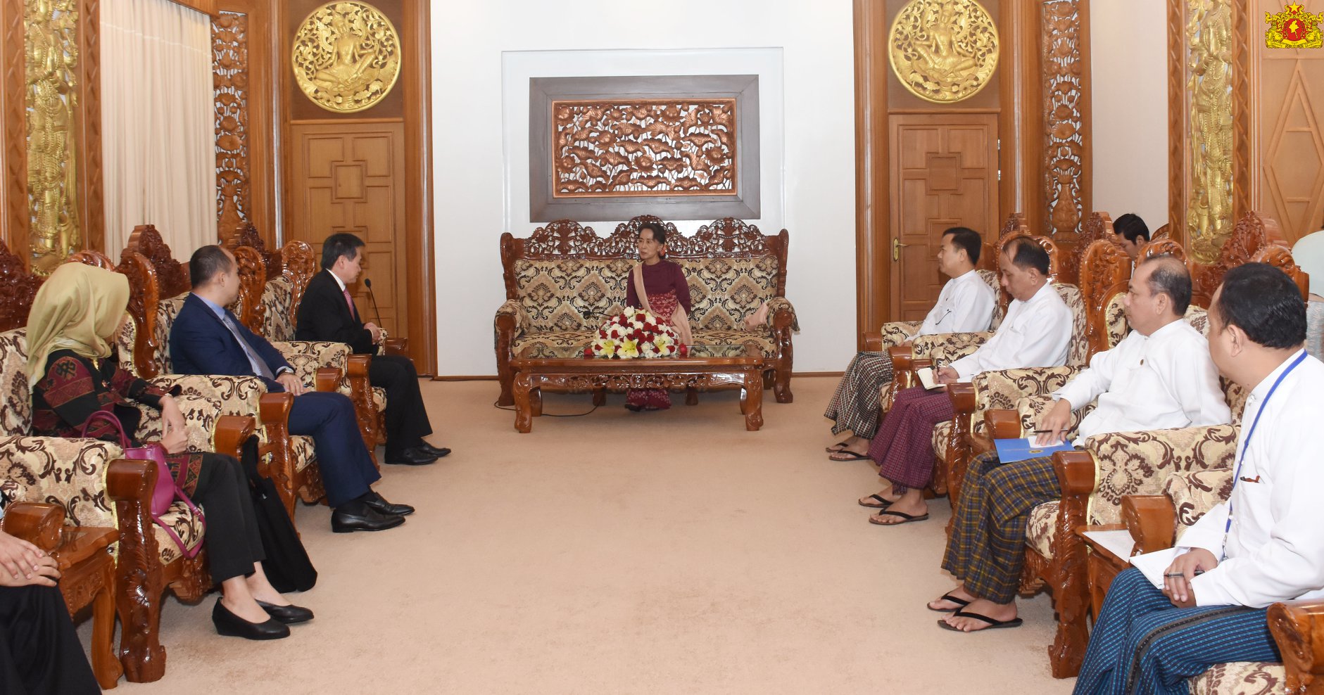 ေဒၚေအာင္ဆန္းစုၾကည္ႏွင့္ အာဆီယံအတြင္းေရးမႉးခ်ဳပ္ ရခိုင္အေရးေဆြးေႏြး