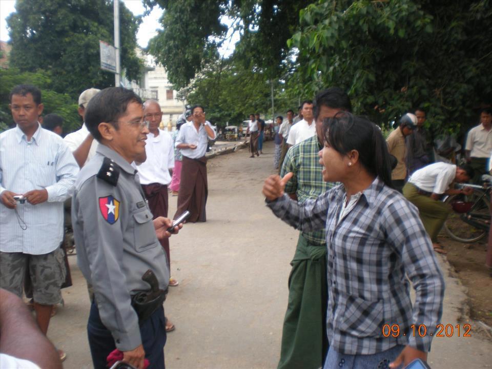 ဆနၵျပသူမ်ား မသြားနုိင္ရန္ မံု႐ြာ-ေညာင္ပင္ၾကီး စက္ေလွဆိပ္ ပိတ္၊ ၁၂ ဦး ဖမ္းဆီးခံရ
