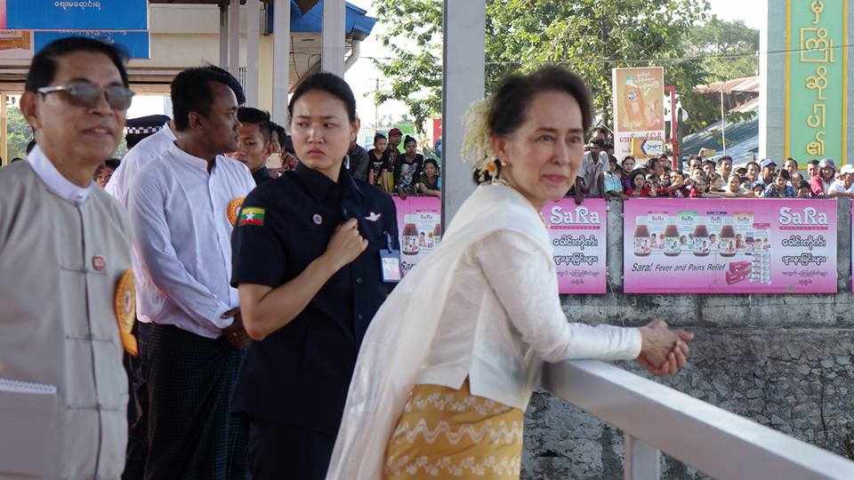 တံတားစီမံကိန္းအတြက္ ဒလၿမဳိ႕ကို ေရာက္လာသည့္ ႏိုင္ငံေတာ္၏ အတိုင္ပင္ခံပုဂၢဳိလ္  (ဓာတ္ပံု)