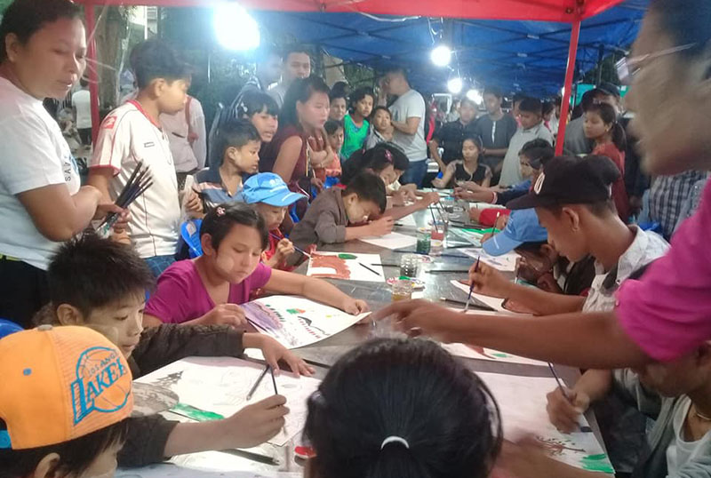 မဟာဗႏၶဳလပန္းၿခံတြင္ ကေလးငယ္မ်ား ပန္းခ်ီဆြဲ၊ သီဆိုကျပေဖ်ာ္ေျဖ (ဓာတ္ပံု)