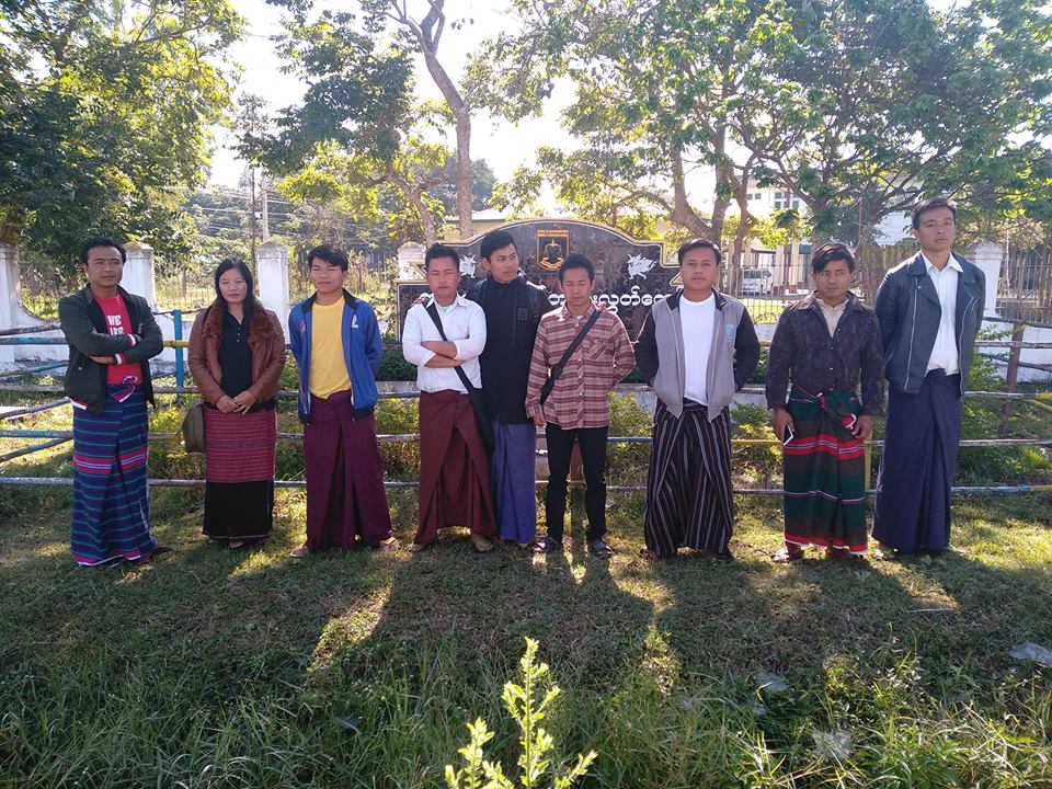 ကရင္နီလူငယ္ ၉ ဦး ၿမိဳ႕နယ္တခုတည္းတြင္ စုေပါင္းတရားရင္ဆုိင္ခြင့္ရရွိ