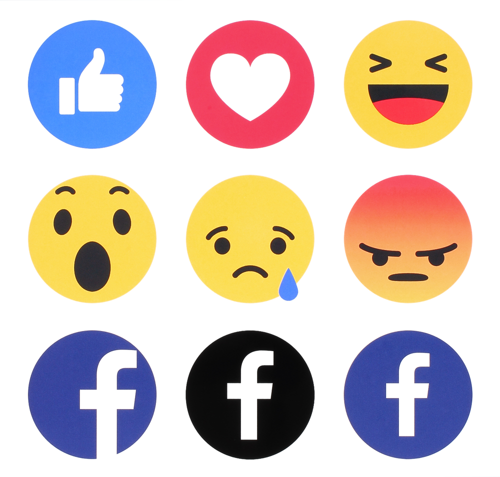 သတိ Facebook ေၾကာင့္မထိခိုက္ပါေစနဲ႔