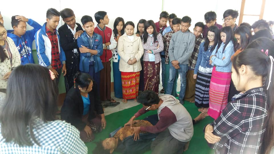ျမင္​းၿခံ နည္​းပညာ​ေကာလိပ္​တြင္ ေရွးဦးသူနာျပဳစုျခင္းသင္တန္း ပုိ႔ခ်