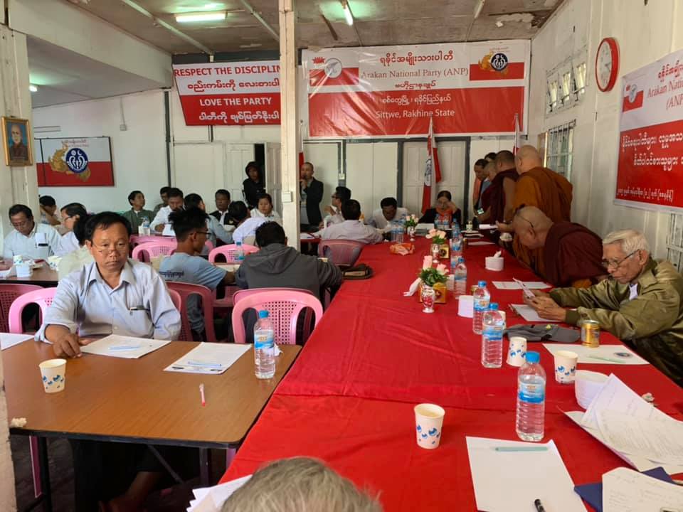 စစ္ေရွာင္ကူညီေရးႏွင့္ ၿငိမ္းခ်မ္းေရးလုပ္ငန္းစဥ္အတြက္ ရခုိင္ျပည္ညီညြတ္ေရးေကာ္မတီဖြဲ႔စည္းရန္ ဆုံးျဖတ္