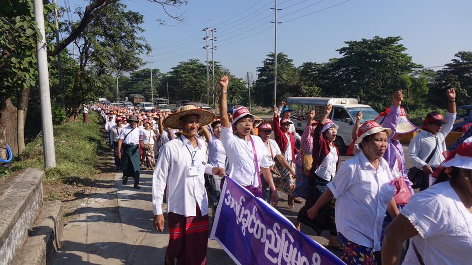 အုတ္က်င္း ဂုန္နီစက္႐ုံ အလုပ္သမား ၃၀၀ ေက်ာ္ ဆႏၵျပ