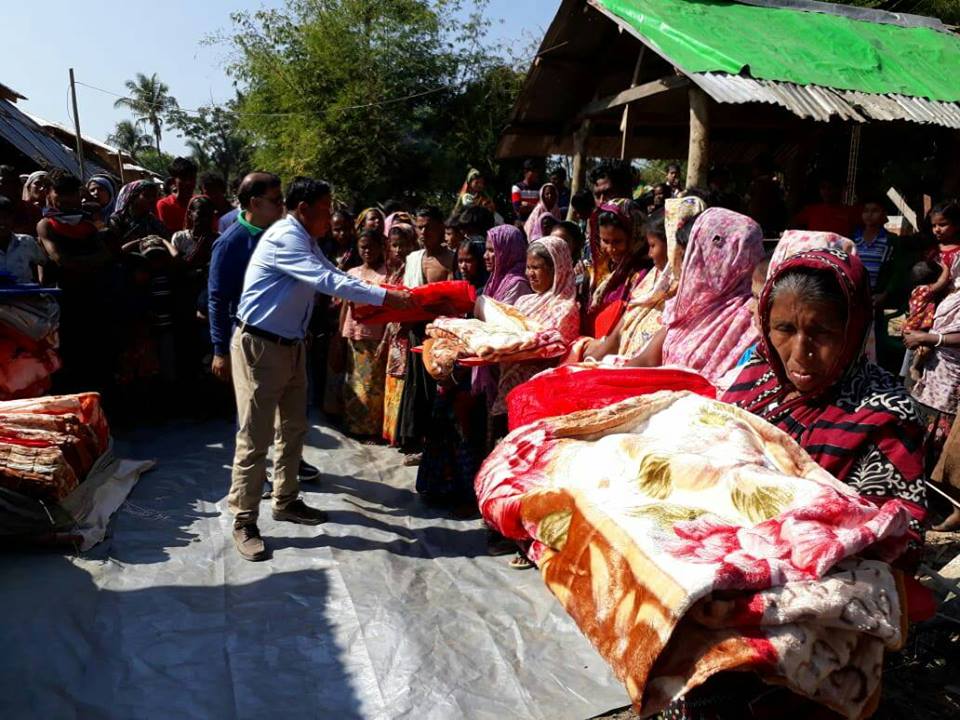 ေမာင္ေတာရွိ ဟိႏၵဴဒုကၡသည္မ်ားကို အိႏၵိယအမိ်ဳးသမီး​ေရးရာအသင္​းက ေစာင္မ်ားလႉဒါန္း