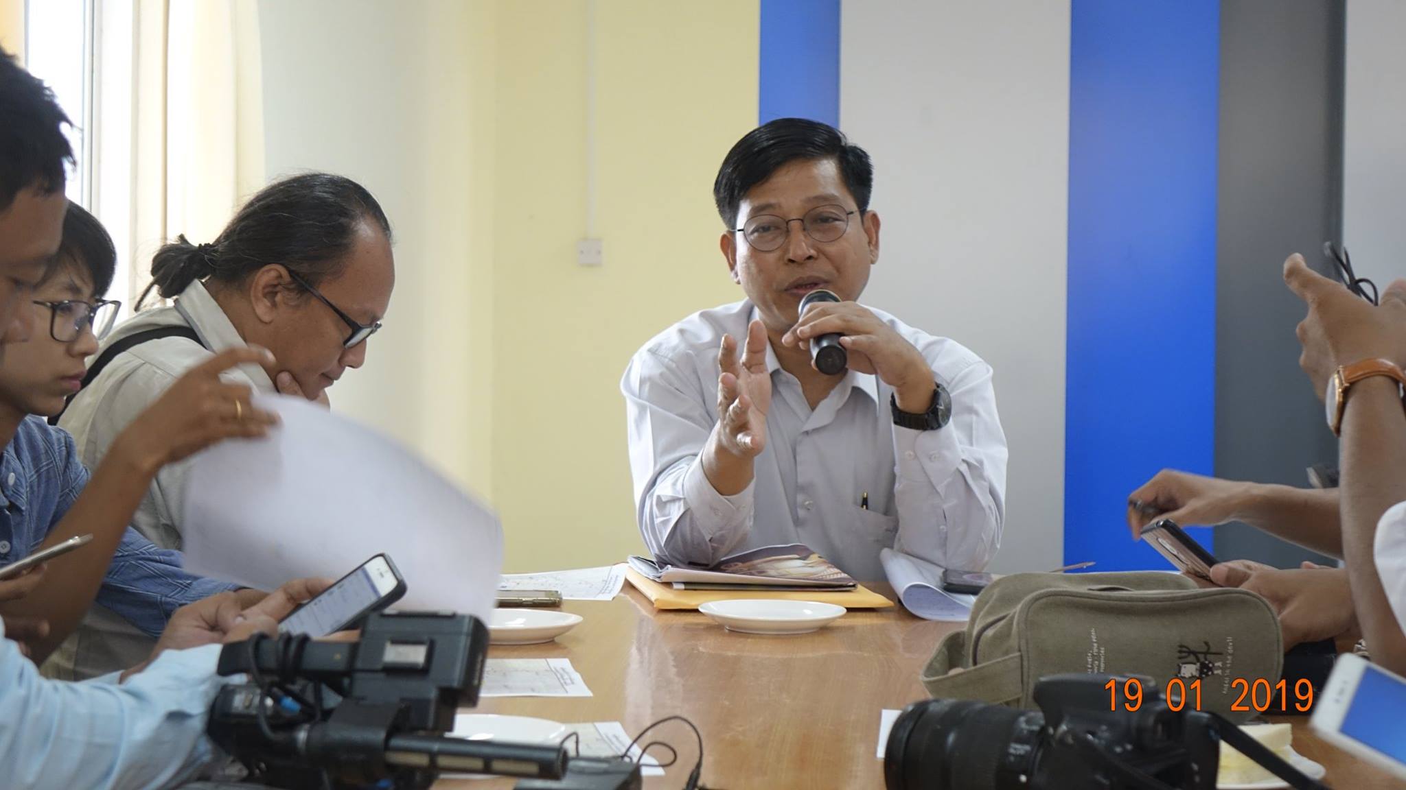 ေအေအအဖြဲ႔ကုိ ႏွိမ္နင္းရန္ အတုိင္ပင္ခံေျပာၾကားခဲ့မႈ ထင္ျမင္ခ်က္မေပးလုိဟု ဦးေဇာ္ေဌးေျပာ