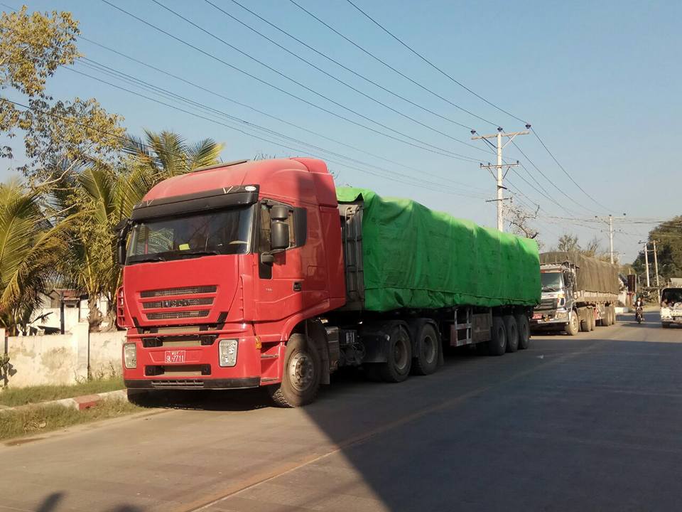 သတၱဳေရာ​ေႏွာ ပါဝင္​​ေနသည့္ ေက်ာက္အိတ္ ၁၂၀၀ ​ေက်ာ္​တင္လာသည့္ ကား ၂ ​စီး ဖမ္းမိ