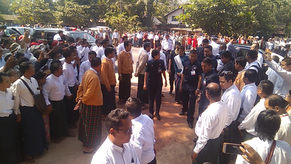လူငယ္ေက်ာင္းဆရာမ်ား အလုပ္မထြက္ေစခ်င္ဟု ႏိုင္ငံေတာ္အတိုင္ပင္ခံပုဂၢိဳလ္ေျပာ