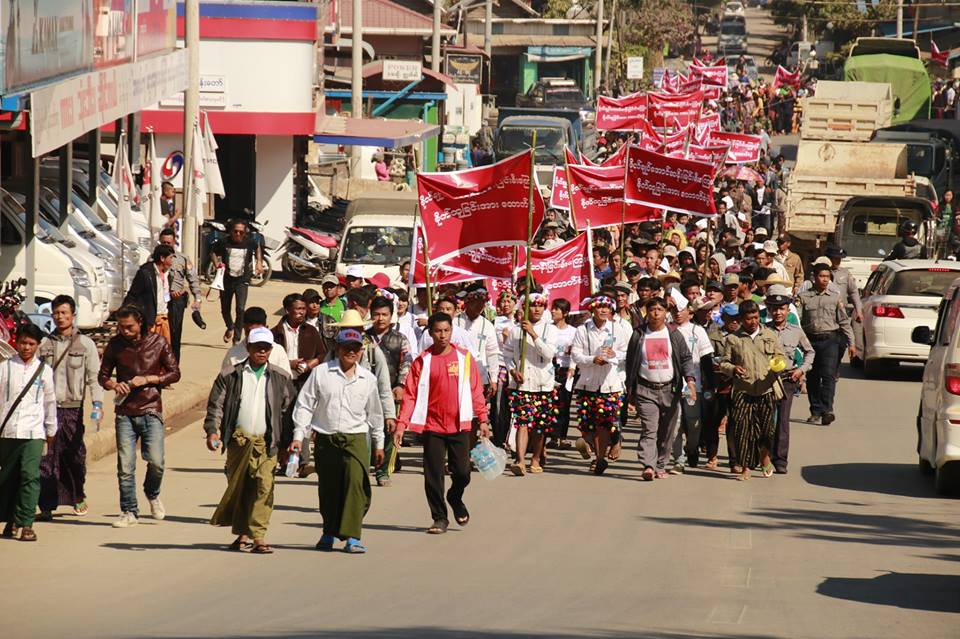လြိဳင္​​ေကာ္​ၿမိဳ႕တြင္​ ဗိုလ္​ခ်ဳပ္​​ေၾကး႐ုပ္​ ​ေထာက္​ခံပြြဲႏွင့္ ဖြင့္ပြဲျပဳလုပ္​ (ဓာတ္​ပံု)