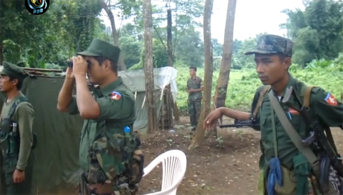 စစ္ပြဲရပ္ျပီး ျငိမ္းခ်မ္းေရးေဖာ္ေဆာင္ရန္ ေက်ာင္းသားနွင့္ ကခ်င္တပ္ တုိက္တြန္း