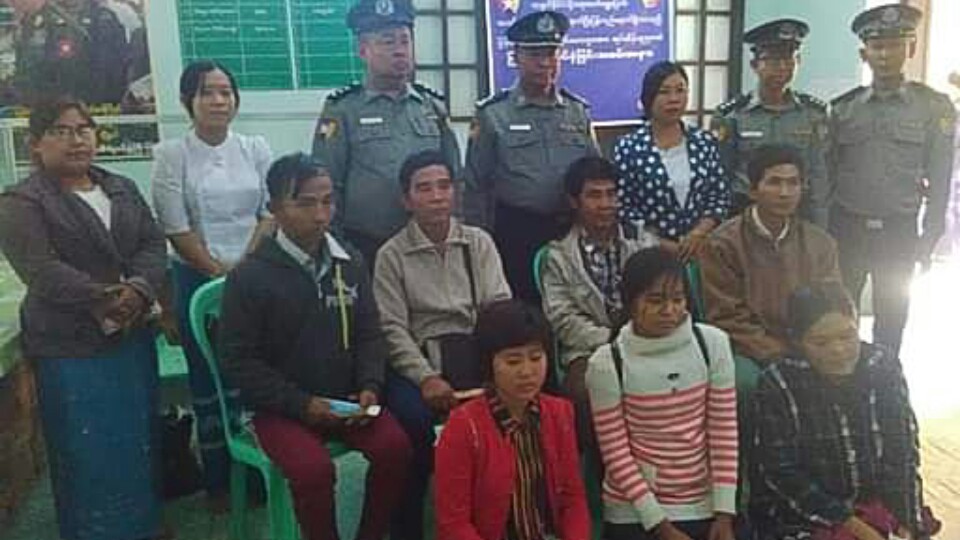 တ႐ုတ္တြင္ ဒုကၡေရာက္ေနသည့္ ျမန္မာႏုိင္ငံသား ၈ ဦးကုိ ကယ္ဆယ္