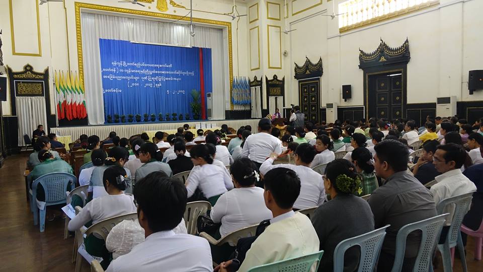 က်န္းမာေရးႏွင့္ညီညြတ္စြာ ဆိုင္မ်ားဖြင့္လွစ္ေရာင္းခ်သည့္ စာသင္ေက်ာင္းမ်ားကို ဆုခ်ီးျမႇင့္