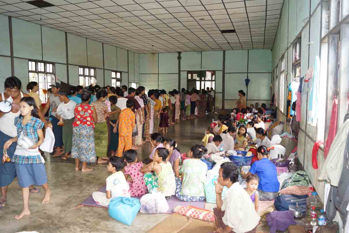 စစ္ေဘးေ႐ွာင္ ဒုကၡသည္မ်ား ဖားကန့္သုိ့ ထပ္မံ၀င္ေရာက္
