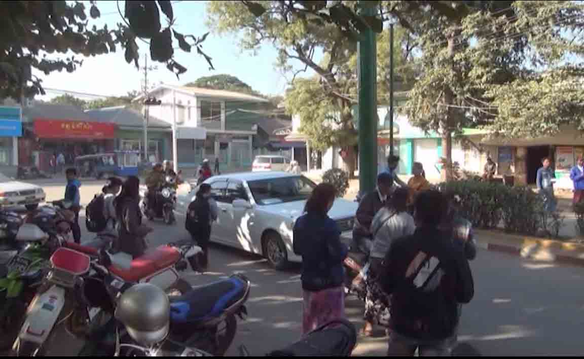 အေျခခံဥပေဒ ျပင္ဆင္ေရးႏွင့္ ျမစ္ဆံုစီမံကိန္းကန္႔ကြက္လႈပ္ရွားမႈ ပခုကၠဴတြင္ျပဳလုပ္