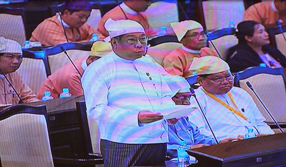 စင္ကာပူရွိ ေငြလဲေကာင္တာ ၁၈ ခုကေန က်ပ္၁၀၀၀၀တန္ အတုမ်ားဖမ္းဆီးရမိ