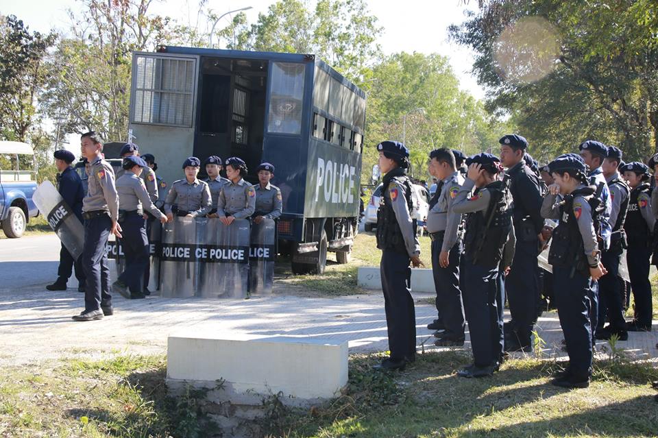 ဗိုလ္ခ်ဳပ္ေၾကး႐ုပ္ကန္႔ကြက္ သပိတ္စခန္းဖြင့္သည့္ ကရင္နီလူငယ္ ၁၀ ဦး ထပ္မံဖမ္းဆီးခံရ