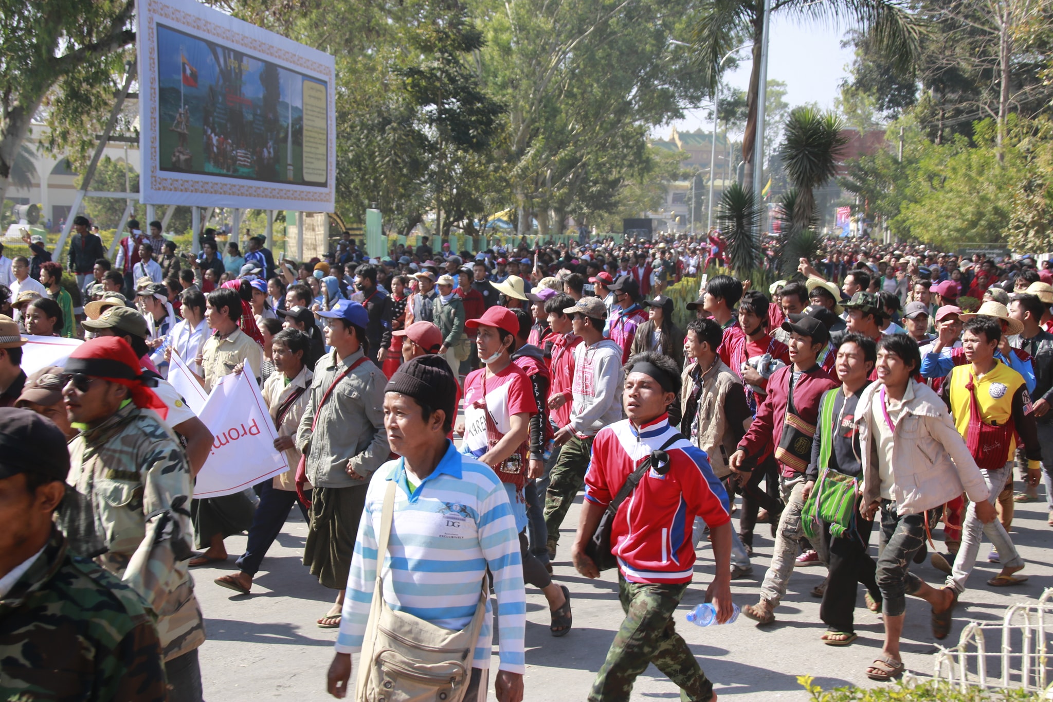 “ဗုိလ္ခ်ဳပ္ကုိ မုန္းလုိ႔ ကန္႔ကြက္တာ မဟုတ္ဘူး”  ေဒါက္တာခင္စည္သူႏွင့္ ေမးျမန္းခ်က္