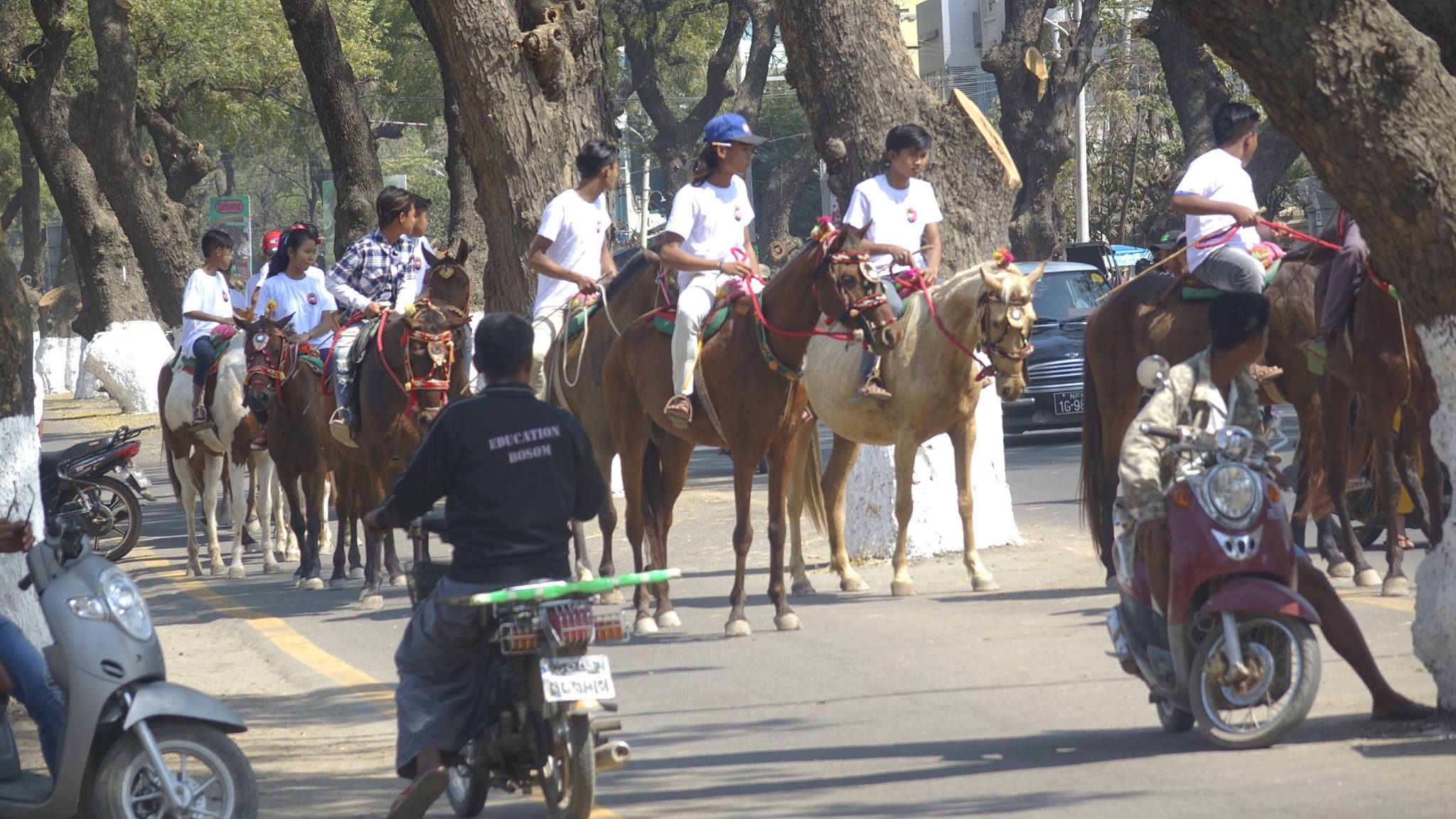 ၁၀၄ ႏွစ္ေျမာက္ ဗိုလ္ခ်ဳပ္ေမြးေန႔တြင္  မံုရြာလူငယ္မ်ား ျမင္းစီးဂုဏ္ျပဳ