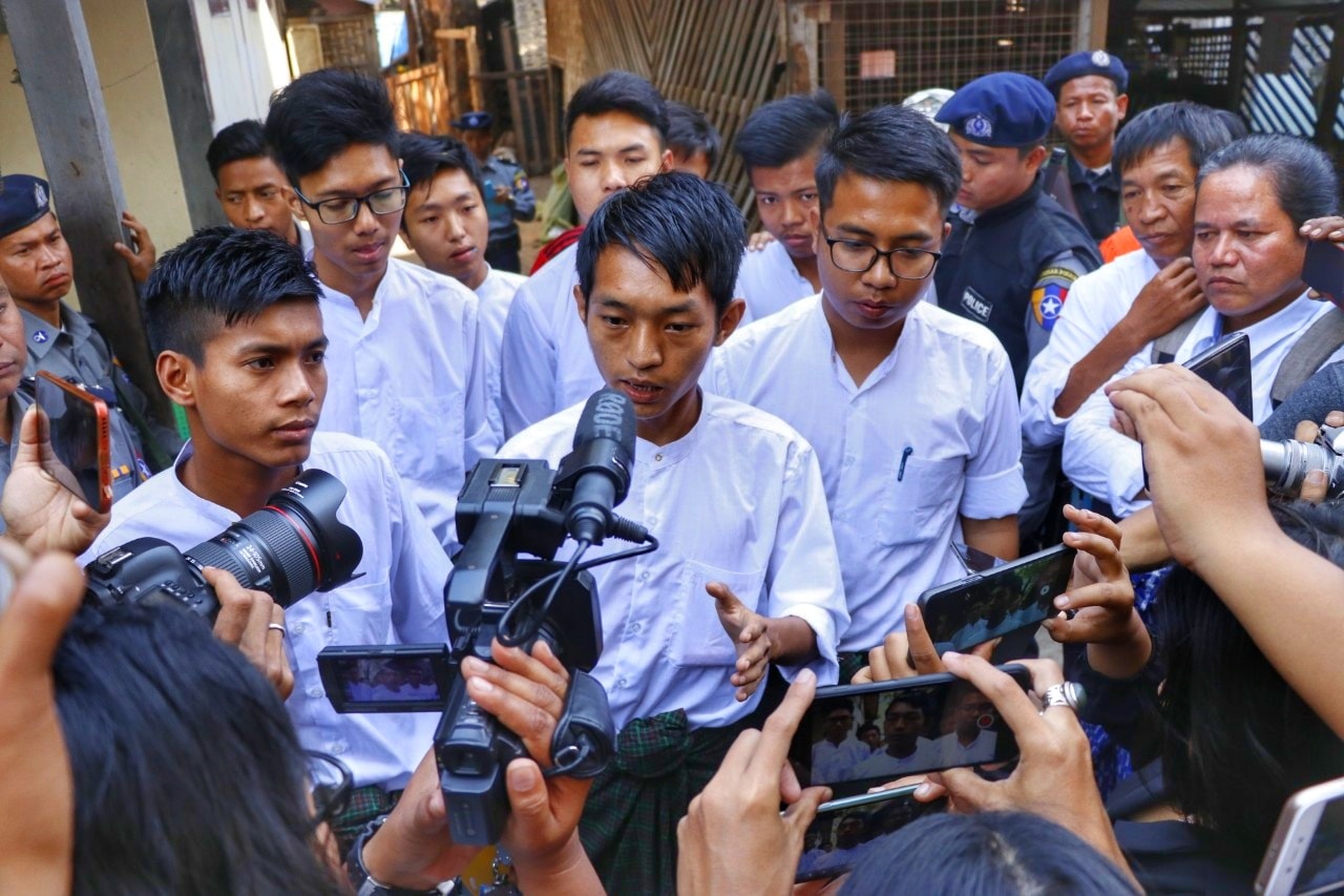 ရတနာပံုတကၠသိုလ္ ေက်ာင္းသား  ၇ ဦးကို အလုပ္ႏွင့္ေထာင္ဒဏ္ ၃ လခ်မွတ္
