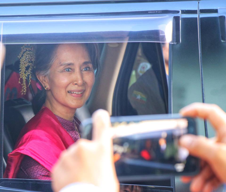 ႏိုင္ငံေတာ္အတိုင္ပင္ခံပုဂိၢဳလ္ ေကာ့ေသာင္းလူထုႏွင့္ေတြ႔ဆံုမည္