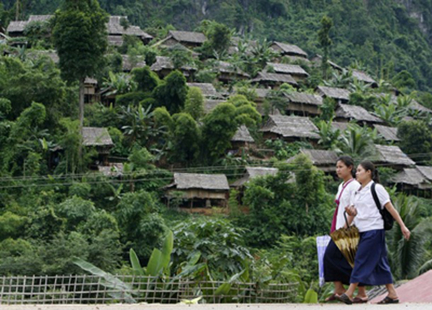 ထုိင္း-ျမန္မာနယ္စပ္ရွိ ဒုကၡသည္ ၆၅၀ ေက်ာ္ေနရပ္ျပန္