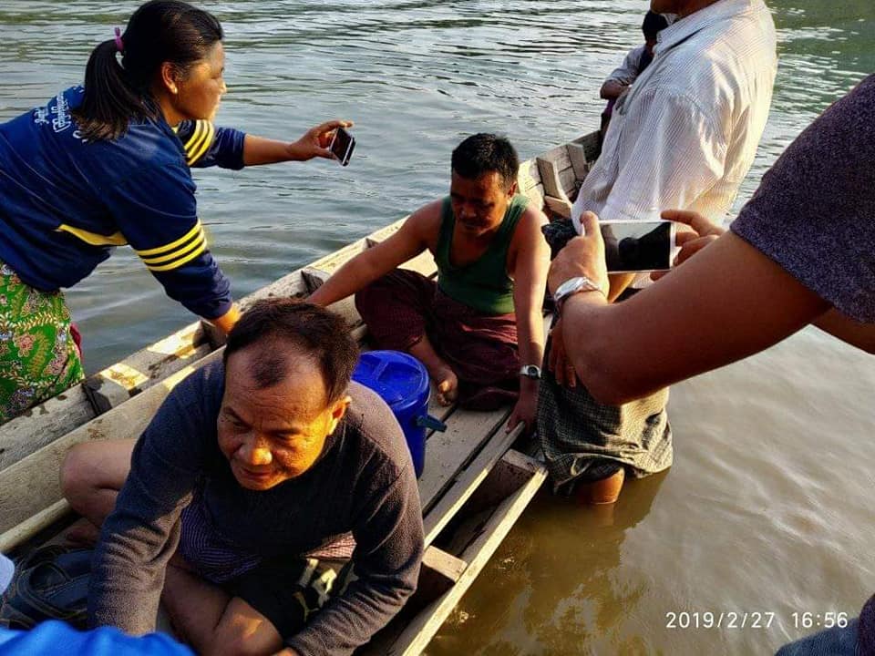 သံေတာင္ရဲစခန္းမႉးႏွင့္ ေက်းရြာအုပ္ခ်ဳပ္ေရးမႉးကို ေအေအ ျပန္လႊတ္ေပး