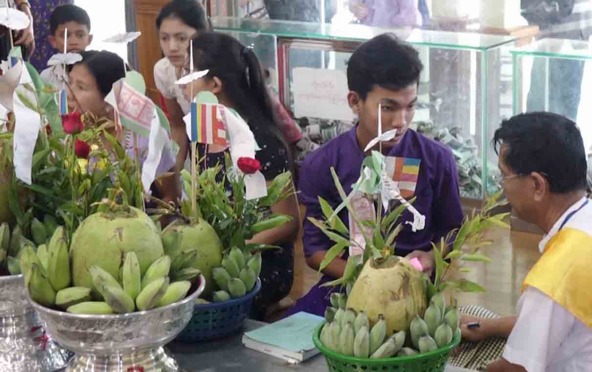 တကၠသုိလ္၀င္စာေမးပြဲနီးလာသျဖင့္ နတ္နန္းမ်ားတြင္ ပြဲေပးသူ ပုိမ်ားလာ